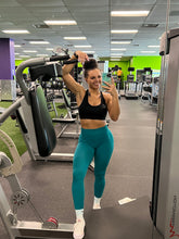 Load image into Gallery viewer, Nothing but booty leggings